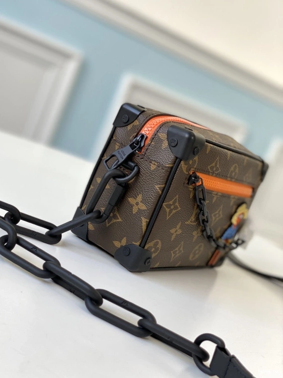 VUITTON SOFT TRUNK LOUIS 0816